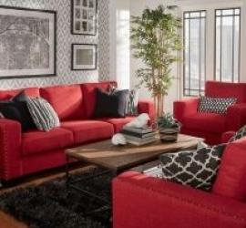 «Красный диван в интерьере: модный пожар